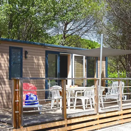 La Baume La Palmeraie مكان تخييم 5*