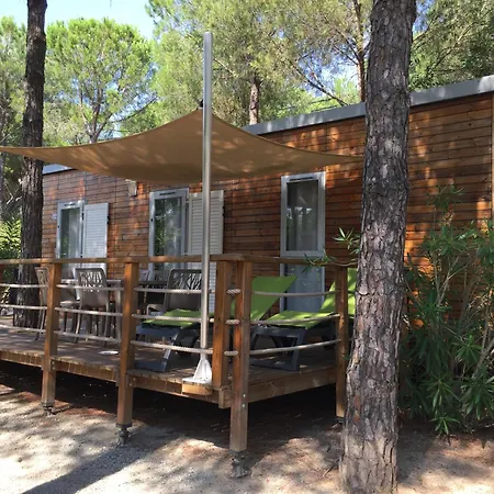 مكان تخييم La Baume La Palmeraie 5*