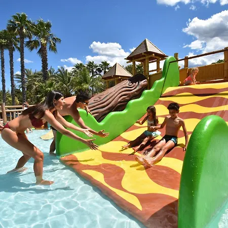 La Baume La Palmeraie مكان تخييم 5*